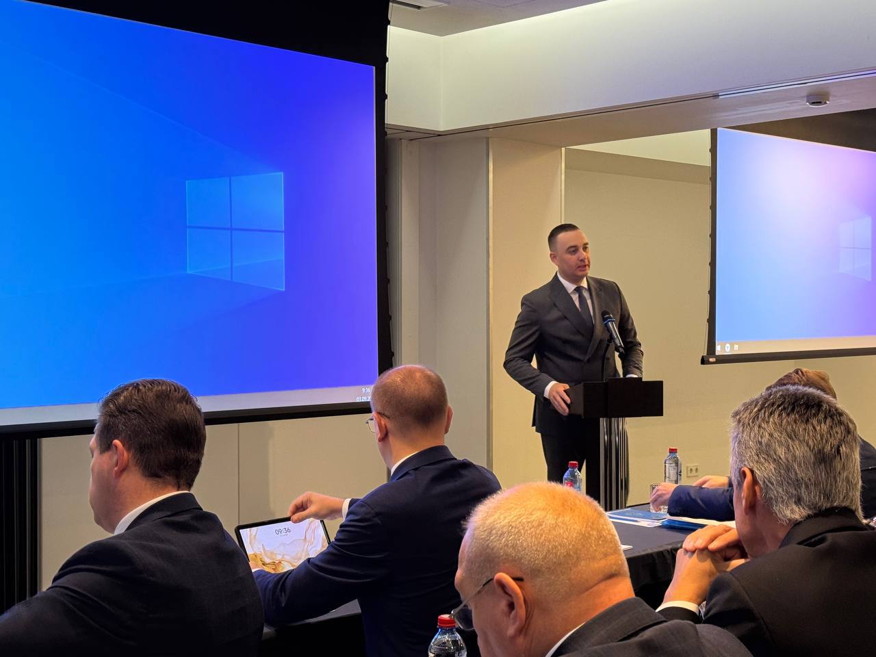 В городе Санкт-Петербурге проходит совещание Госавтодорнадзора Федеральной службы по надзору в сфере транспорта с заместителями руководителей межрегиональных территориальных подразделений